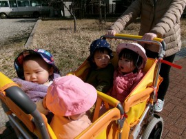 未満児さんお散歩へ🎵