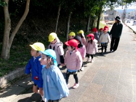以上児さんお散歩♪